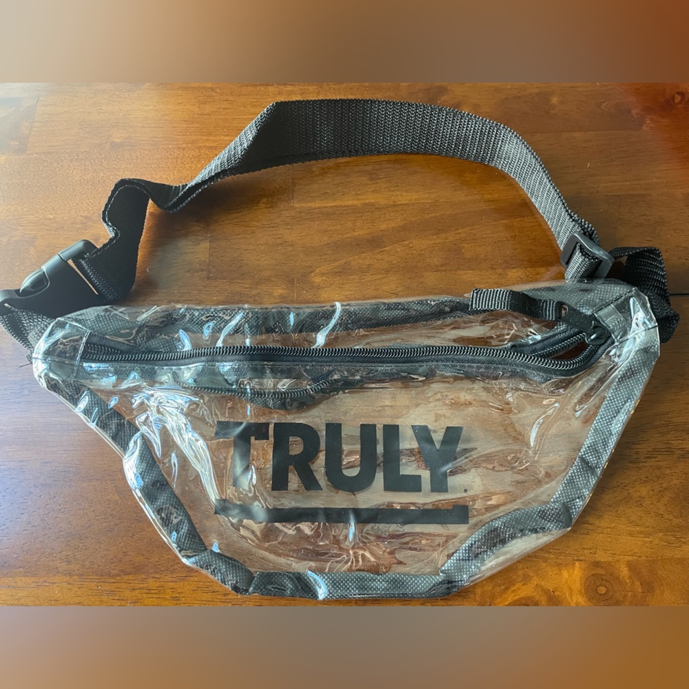 TRULY Women’s Fanny Pack